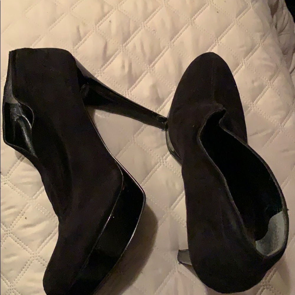 Heels - Picture 3 of 4